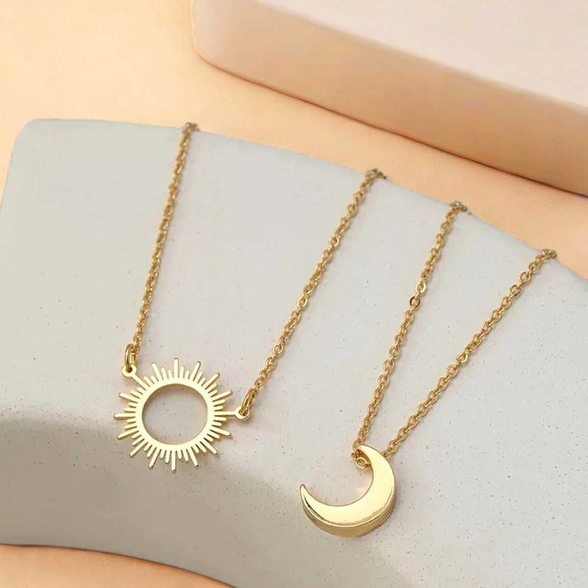 Elegant Vintage Necklace Hollow Sun Moon Pendant Chain Neck