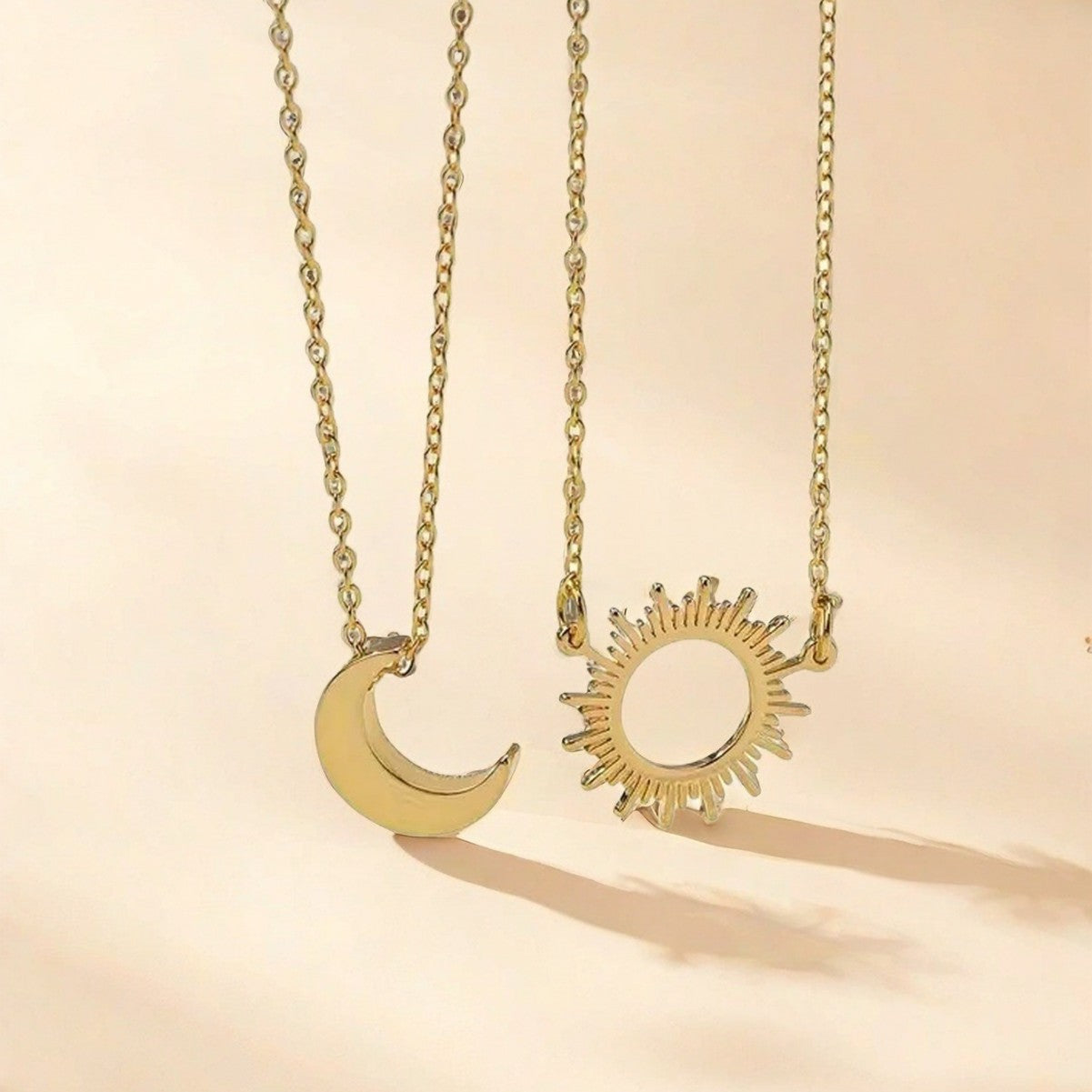 Elegant Vintage Necklace Hollow Sun Moon Pendant Chain Neck