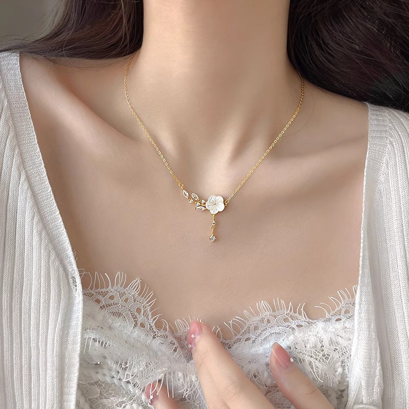 Women's Fashion Sterling Silver Camellia Necklace
